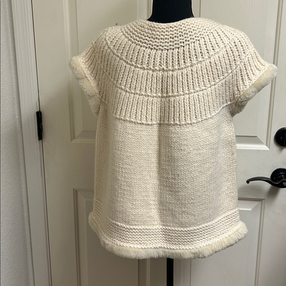 UGG Australia One Size Cream Knit Cardigan, Fits a Small, 58% Wool, EUC - Picture 7 of 11